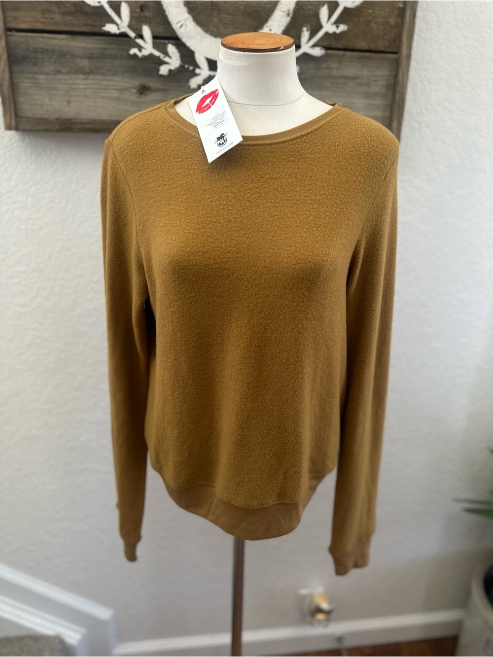Wildfox Essential baggy beach jumper sweatshirt in cumin size Small NWT